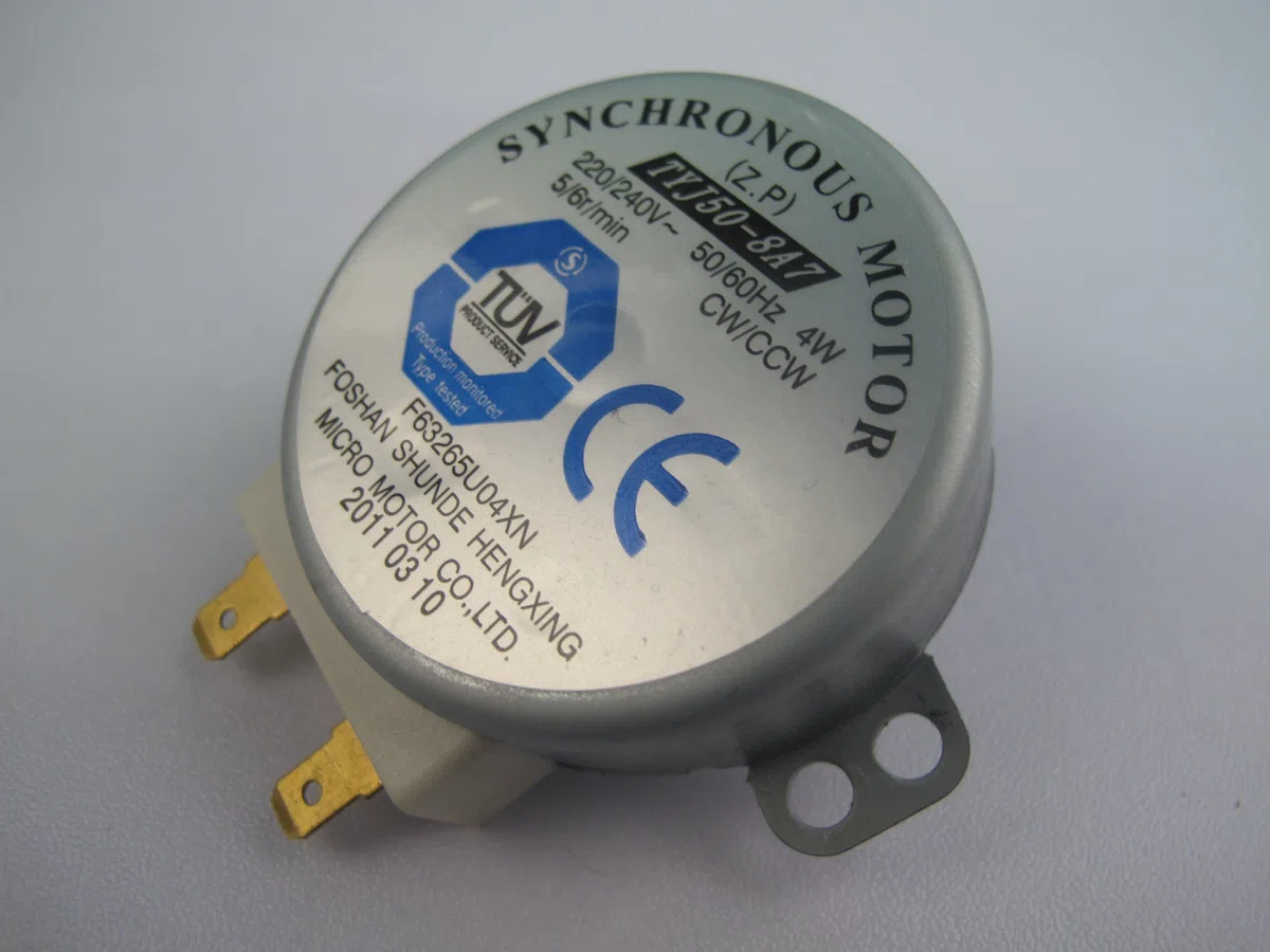 Gruppo motore ventilatore sincrono circolante universale