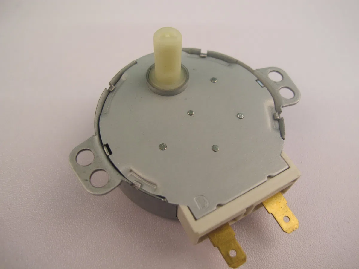 Gruppo motore ventilatore sincrono circolante universale