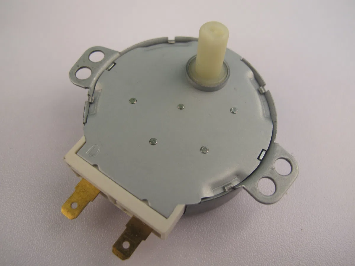 Gruppo motore ventilatore sincrono circolante universale