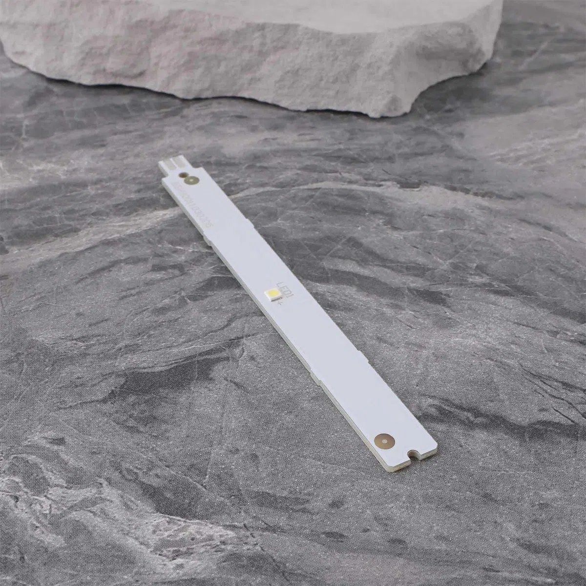 ECSiNG 2 Pezzi 3V LED Frigorifero Barra Luminosa Frigorifero Striscia Luminosa Compatibile Con Siemens BSH 9001030205 9001069888 Modelli Striscia LED Di Illuminazione
