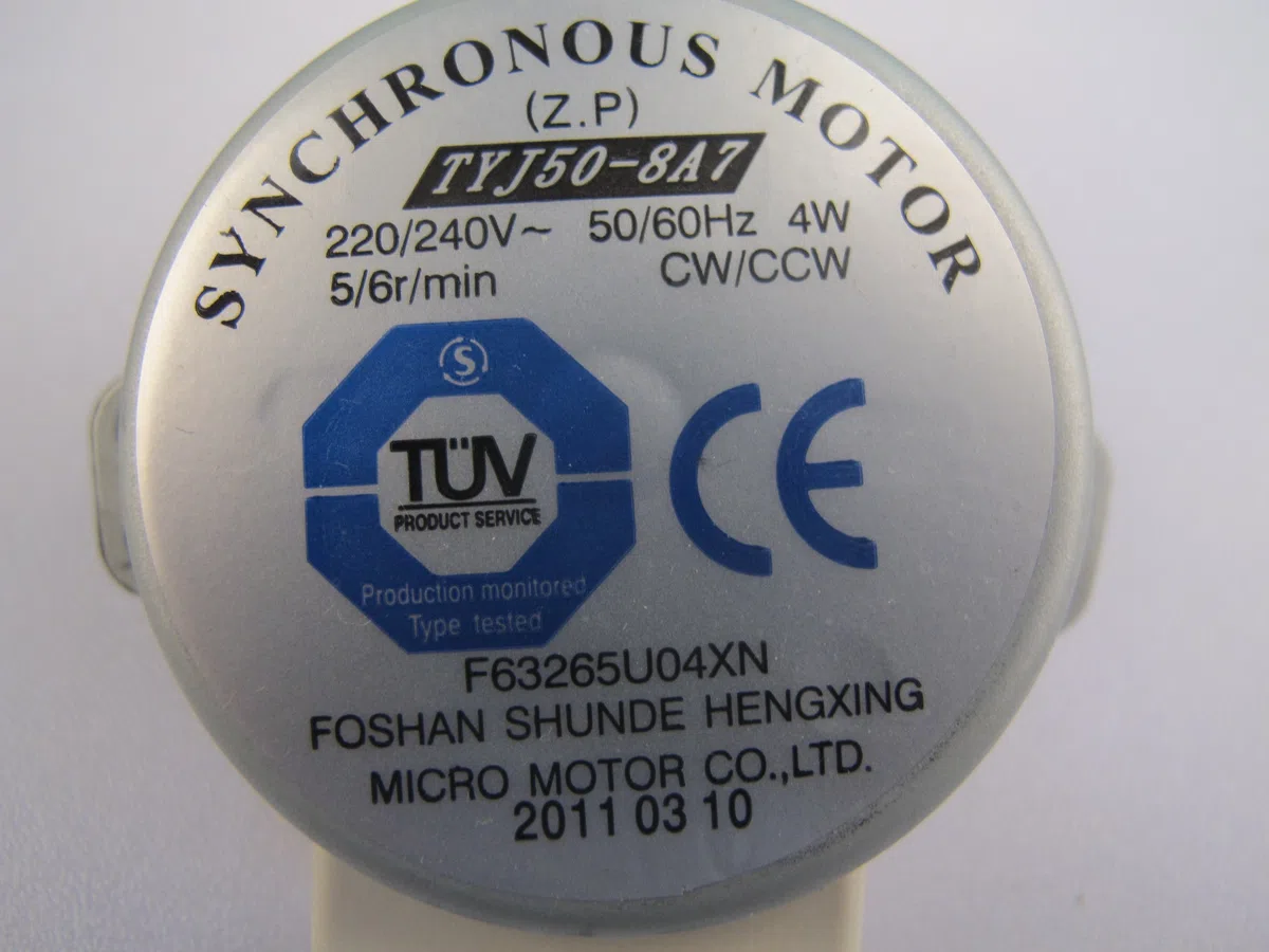 Gruppo motore ventilatore sincrono circolante universale